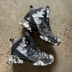 ROA andreas rare snow mountain camo hiking boots/shoes with embroidered details